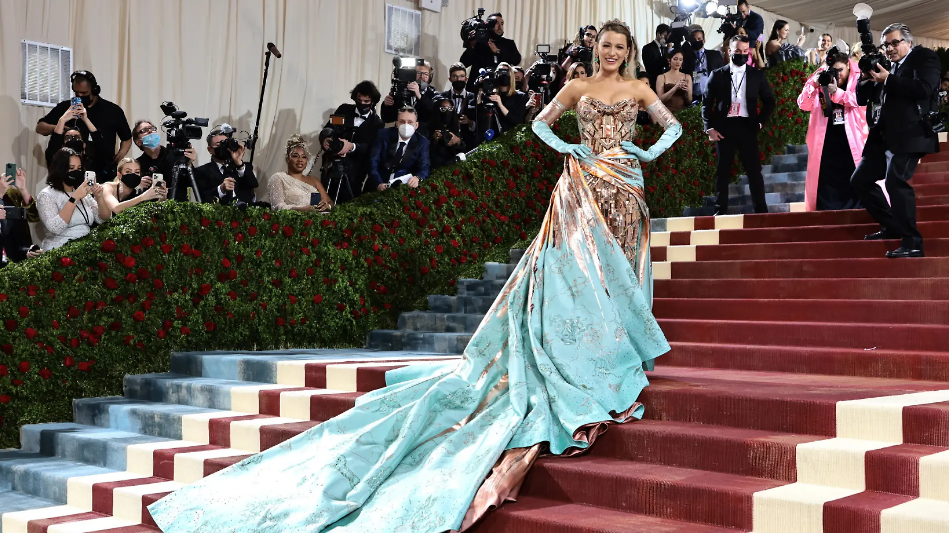 Un homenaje a NY el vestido de Blake Lively en la Met Gala 2022 se robó la alfombra roja 3